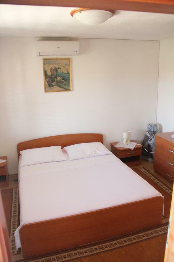 App Dujmovic Apartment Supetar Luaran gambar